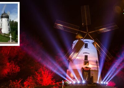 Videomapping auf einer Mühle in Gifhorn ▷ Videoprojektor mieten Erleben Sie ein einzigartiges Videomapping-Erlebnis auf einer historischen Mühle in Gifhorn. Mieten Sie jetzt Ihren Videoprojektor für Ihre Veranstaltung! ➡️